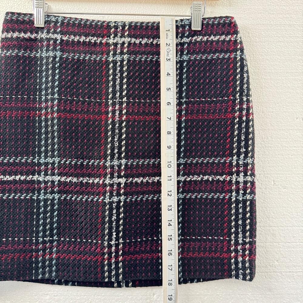 White House Black Market Women Plaid Tweed Mini Skirt 6 Black Red White Holidays - Picture 8 of 13